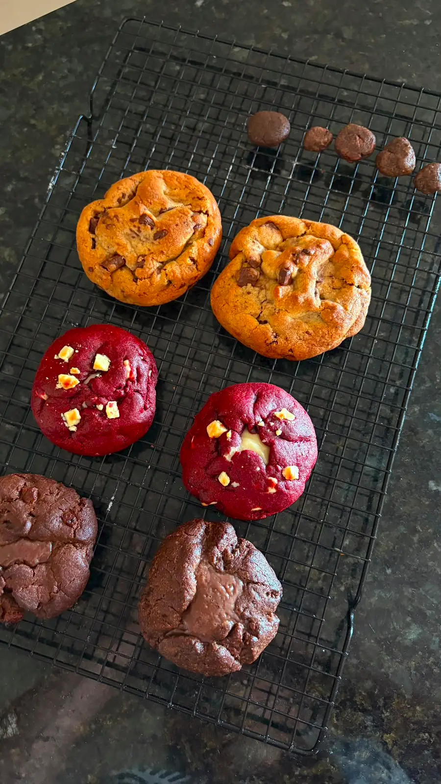 Variedade de cookies artesanais da Mimo Cookies
